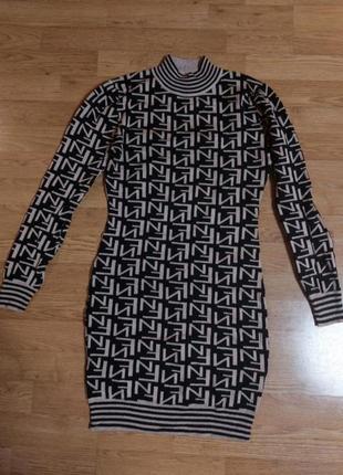 Теплое платье moocci р s-m