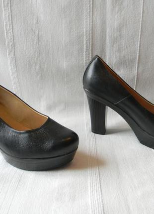 Findig-кожаные туфли на высоком каблуке и платформе черные р.39,ст.24,7см4 фото