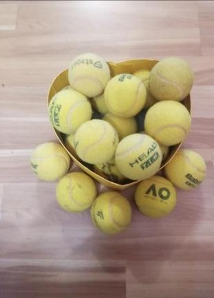 Тенісні м'ячі б/у 4 шт для прання пуховиків.  м'ячі проти збиванню пуху.4 фото