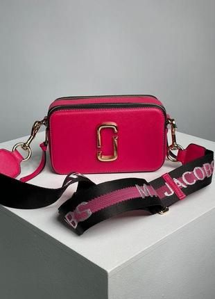 Сумка жіноча marc jacobs the snapshot fuchsia/black  екокожа, логотип металевий