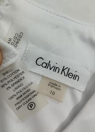 Біле плаття футляр на золотій блискавці без рукавів calvin klein9 фото