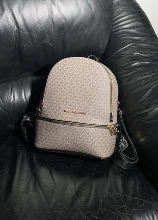 Рюкзак michael kors patterned backpack grey4 фото