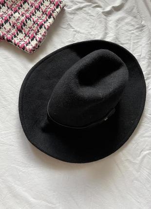 Шляпа черная