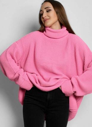 Теплий жіночий светр оверсайз з високим коміром ніжно-рожевий 44-48р
