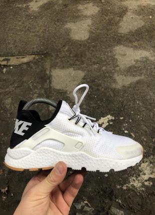 Кроссовки nike huaraches белые