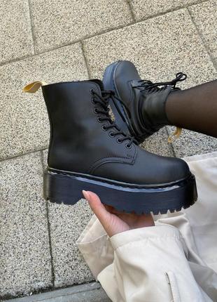Шикарная стильная женская обувь dr martens ботинки сапоги налобный топ новинка