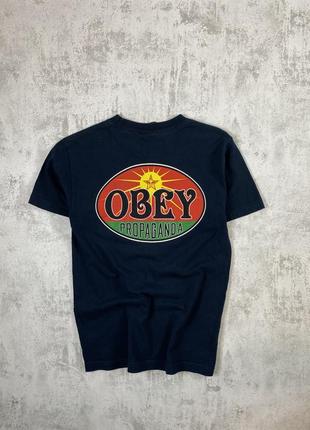 Obey propaganda: темно-синя футболка для стильних виразних образів