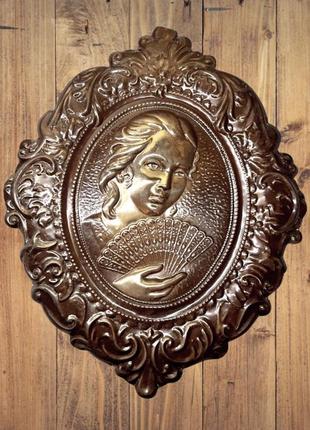 Овальное панно на стену из латуни девушка с веером, винтажный барельеф ссср