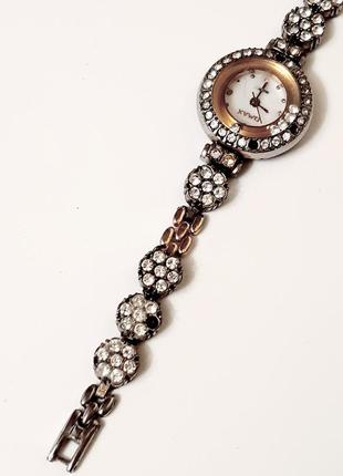 Часы наручные omax quartz, б-у часы на запчасти8 фото