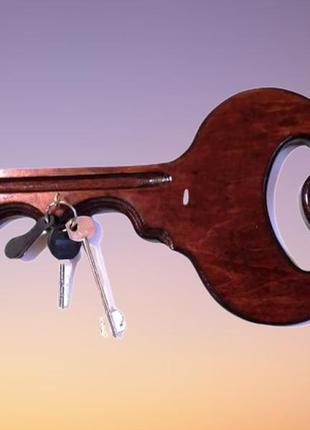 Оригінальна дерев'яна ключниця ручної роботи, великий ключ-вішалка, колір червоне дерево, 3 гачки.1 фото