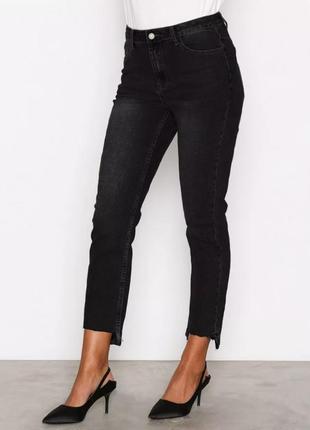 Джинсы графит рваный низ glamorous