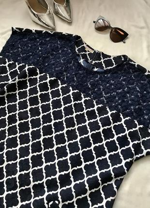 Красивое платье с кружевом