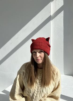 Шапка з вушками біні d.hats бордового кольору тепла універсальна1 фото