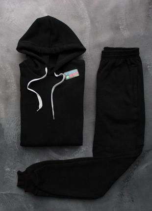 Бомбезний актуальний зимовий костюм.