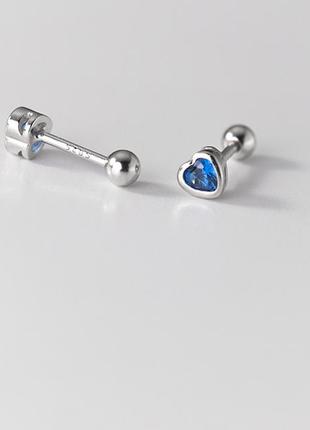 Серьги-закрутки серебряные маленькие сердечки из камней, на выбор синий или голубой фианит, серебро 925 проба6 фото