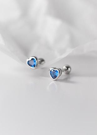 Серьги-закрутки серебряные маленькие сердечки из камней, на выбор синий или голубой фианит, серебро 925 проба3 фото