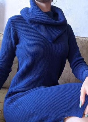 Синее платье-свитер из плотного трикотажа4 фото