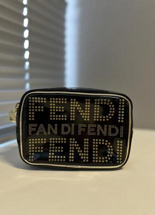 Косметичка в стилі fendi