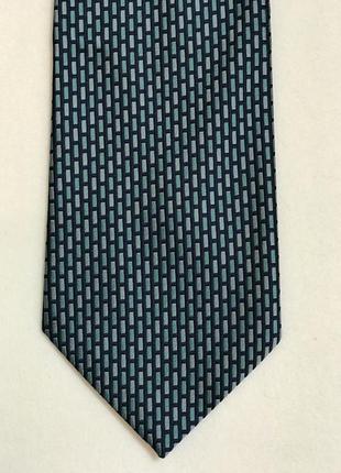 Краватка в наявності.2 фото