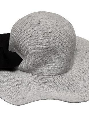 Элегантная серая шляпка с черным бантом4 фото