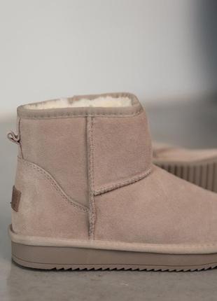 Стильные бежевые зимние женские угги, бобы короткие, утепленные мехом, замшевые/замша-женская обувь на зиму8 фото