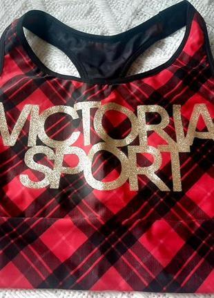 Топ спортивный victoria ́s secret.