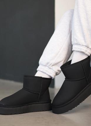 Стильні чорні жіночі угги зимові на підвищеній підошві,шкіряні/шкіра-жіноче взуття на зиму