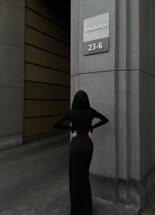 Длинное черное платье с капюшоном mt-2479 фото