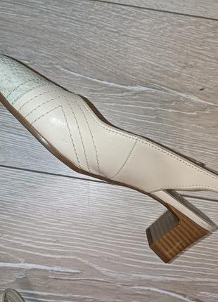 Туфлі  / босоніжки бренду ara з натуральної шкіри з відкритою пяткою6 фото