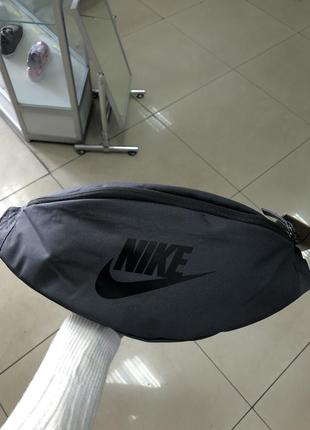 Поясная сумка бананка nike