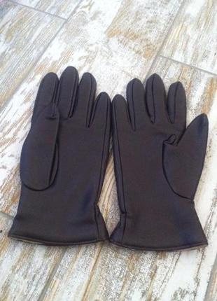 Стильные теплые коричневые зимние перчатки на утеплителе м3 фото