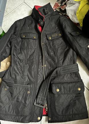 Куртка дорогого бренда barbour