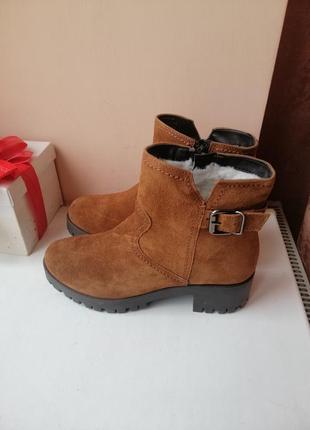 Ботинки  36р замша