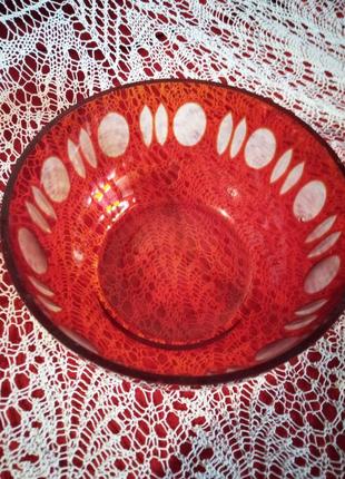 Конфетница салатница-красный чешский хрусталь винтаж прошлый век5 фото