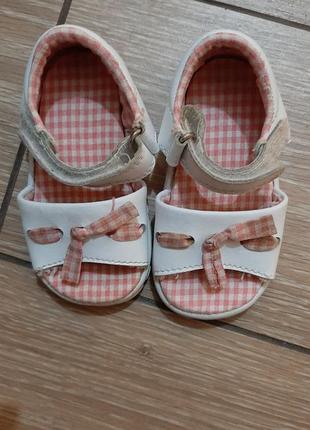 Шкіряні босоніжки 21р