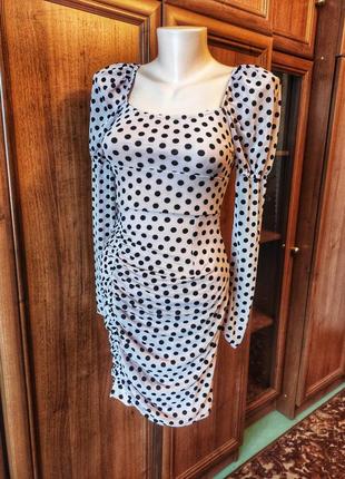 Стильное платье