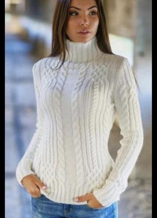 Белый свитер женский вязанный большой шерстяной стильный красивый зимний