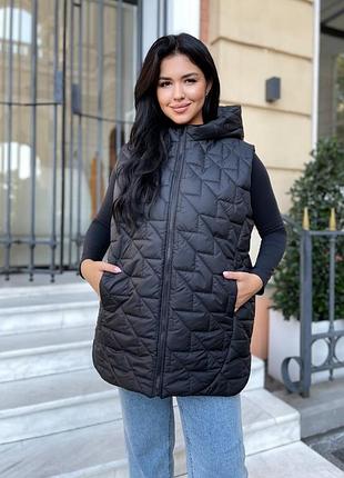 Жилет удлиненный стежка ,,гусинная лапка,, свободный на молнии с капюшоном прорезные карманы ткань плащевка синтепон 150 подклад