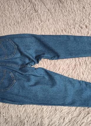 Темно-синие джинсы4 фото