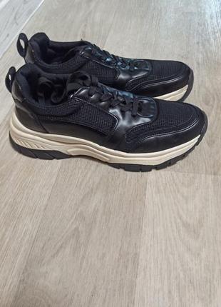 Спортивні жіночі кросівки bershka 39 розміру