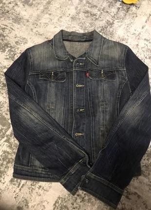 Джинсова куртка levis