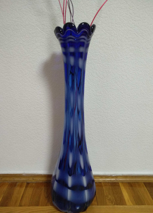 Підлогова синя ваза