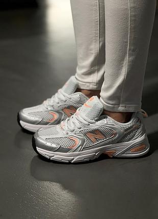 Женские кроссовки new balance