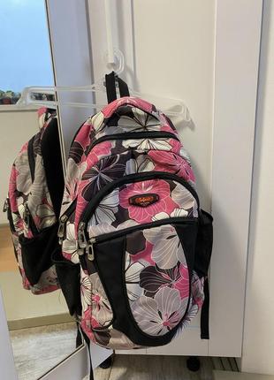 Школьный рюкзак в цветочек