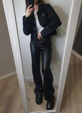 Актуальна базова вкорочена джинсовка джинсова куртка коротка рвана кроп7 фото