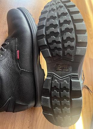 Продам мужские ботинки levi’s 2