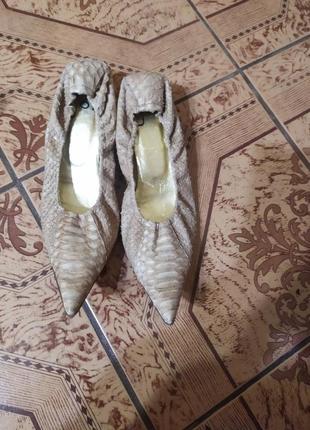 Туфлі з натуральної лакованої шкіри