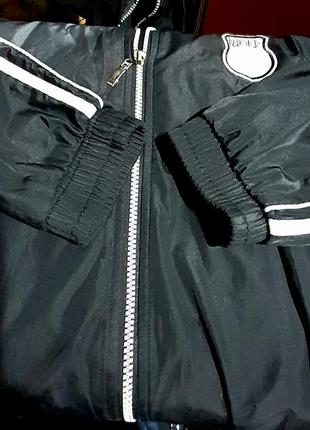 Лёгкая демисезонная куртка, ветровка с подкладкой. зипка.9 фото