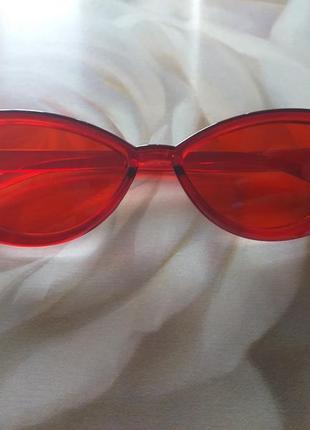 Червоні ретро очки