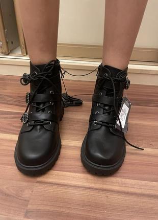 Ботинки женские р.35 22,5 см стелька
